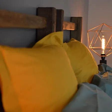 Les Inattendus Bed and breakfast Gennetines