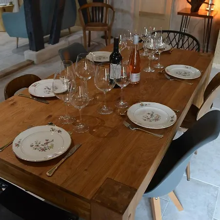 Les Inattendus Bed and breakfast Gennetines