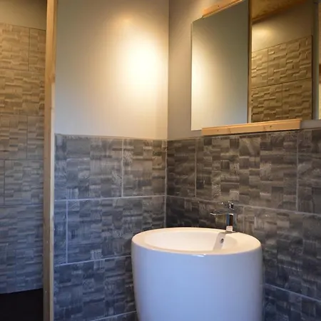 Les Inattendus Bed and breakfast Gennetines